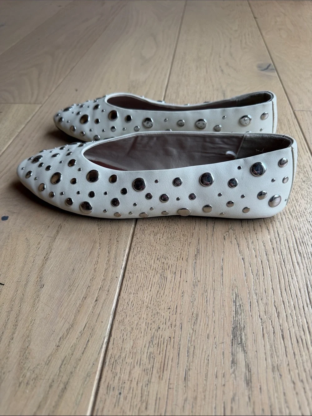 ZARA White Leather Stud-Embellished Ballet Flats - Picture 3 of 6